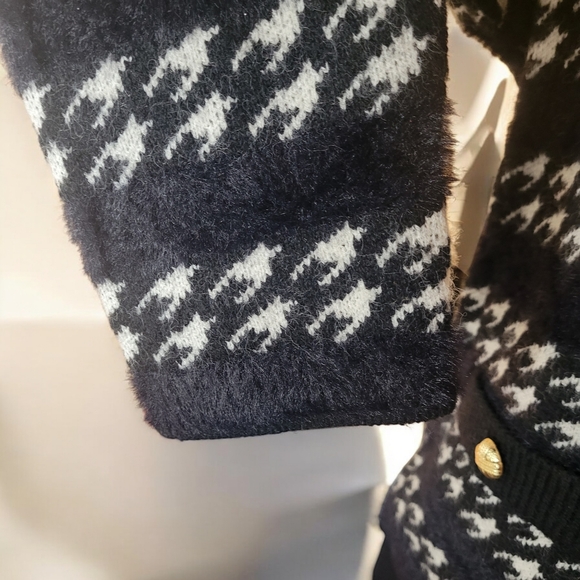 Oliver O. Black and White Button Down Fuzzy Cardigan Size S - Picture 3 of 3